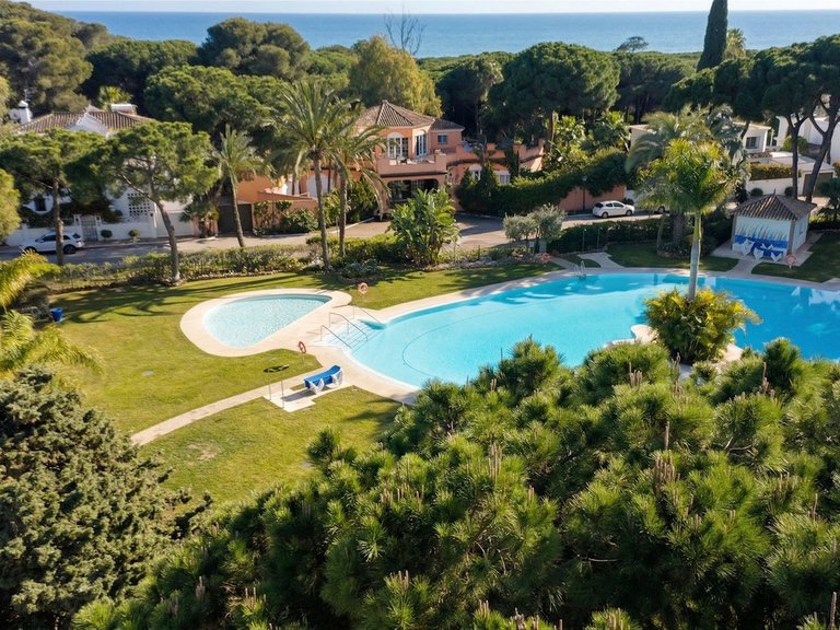Villa for Sale in New Golden Mile, Malaga 19