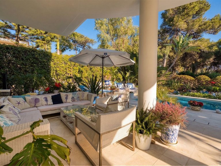 Villa for Sale in New Golden Mile, Malaga 21