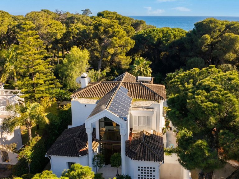 Villa for Sale in New Golden Mile, Malaga 23
