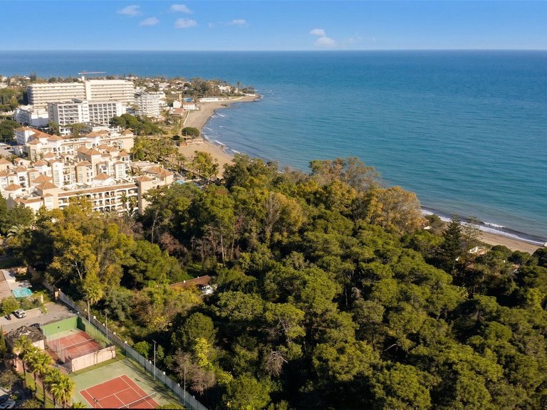 Villa for Sale in New Golden Mile, Malaga 31