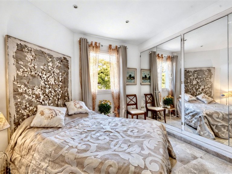 Villa for Sale in New Golden Mile, Malaga 38