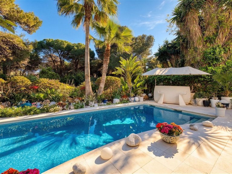 Villa for Sale in New Golden Mile, Malaga 4