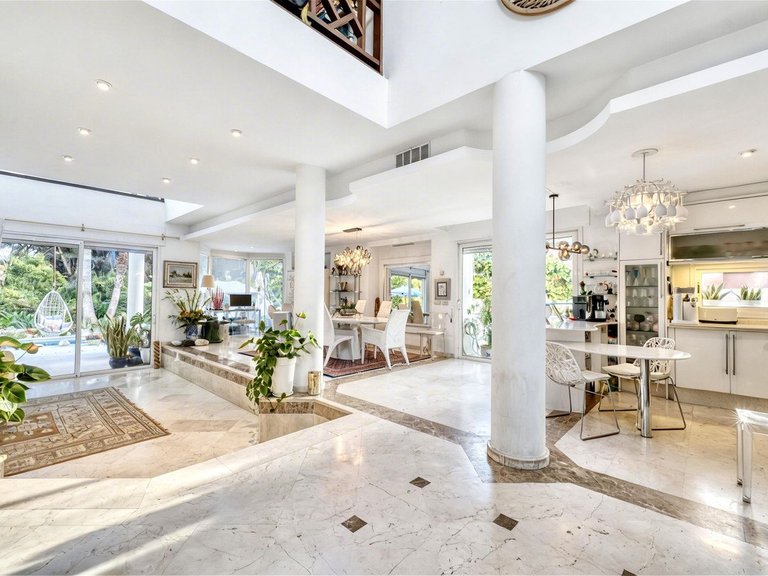 Villa for Sale in New Golden Mile, Malaga 5