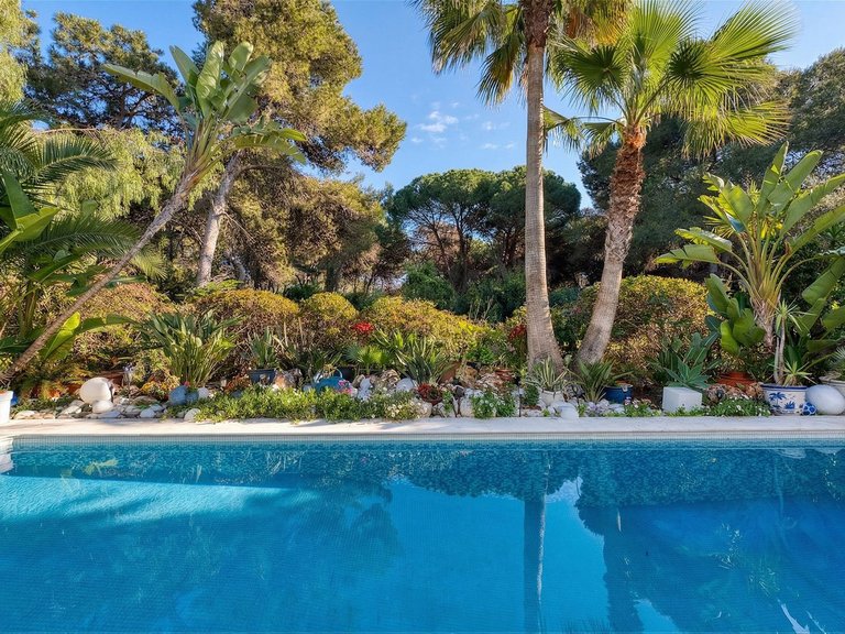 Villa for Sale in New Golden Mile, Malaga 8