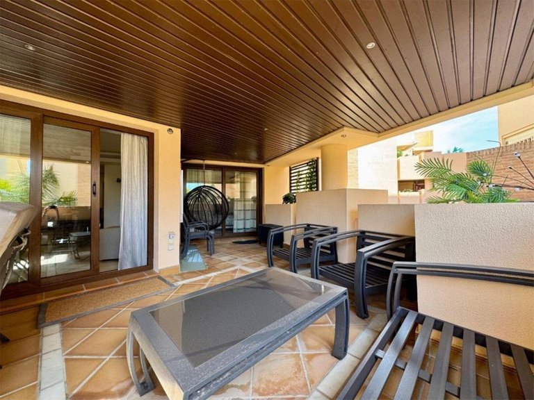 Apartment for Sale in New Golden Mile, Malaga 1