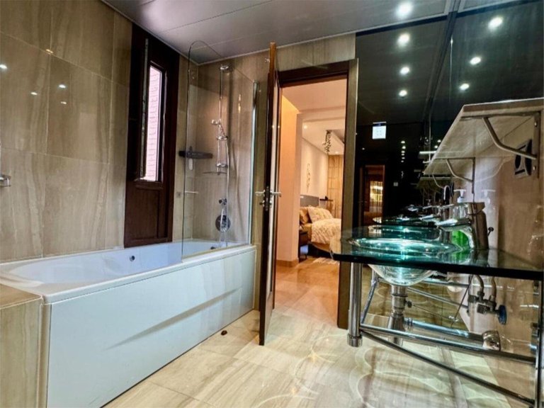 Apartment for Sale in New Golden Mile, Malaga 19