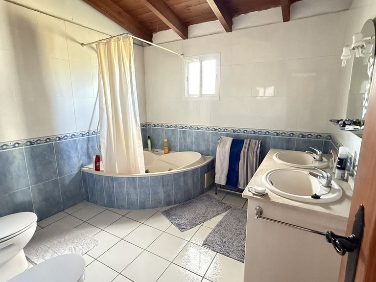 Villa for Sale in Coín, Malaga 9