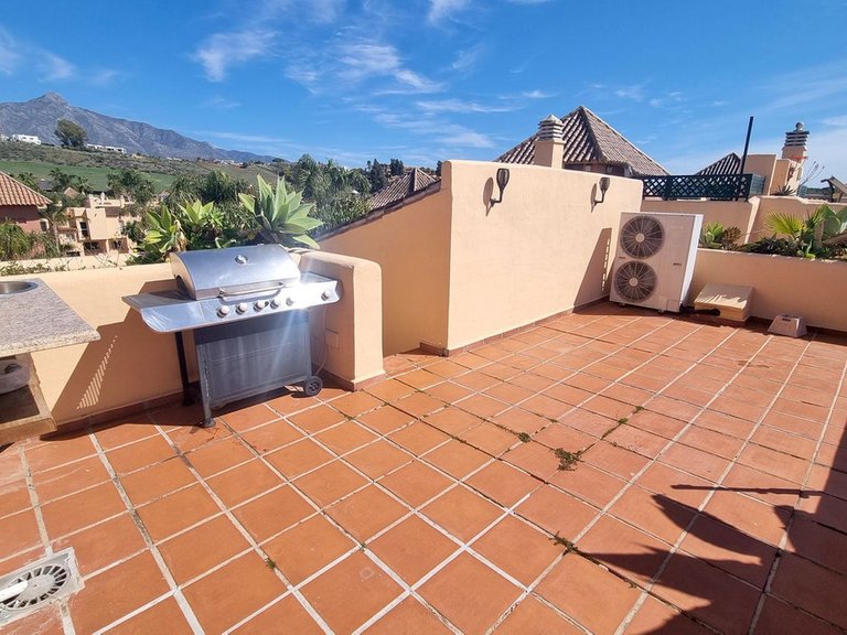 Villa for Sale in Nueva Andalucía, Malaga 16