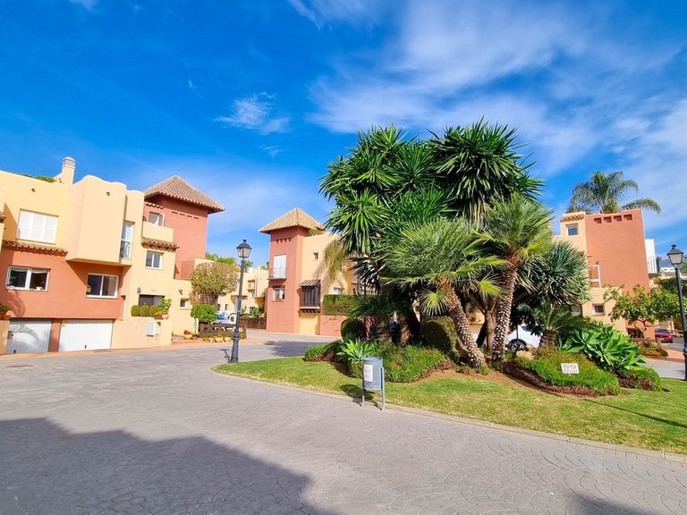 Villa for Sale in Nueva Andalucía, Malaga 21
