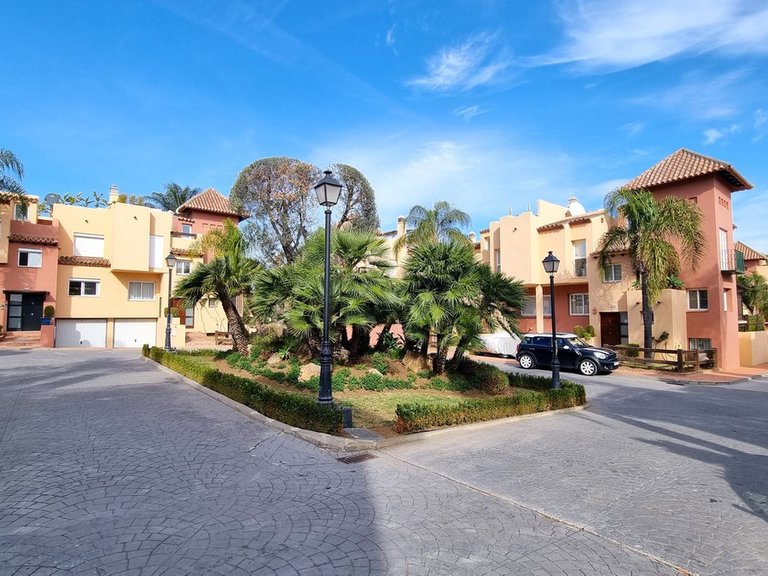 Villa for Sale in Nueva Andalucía, Malaga 22
