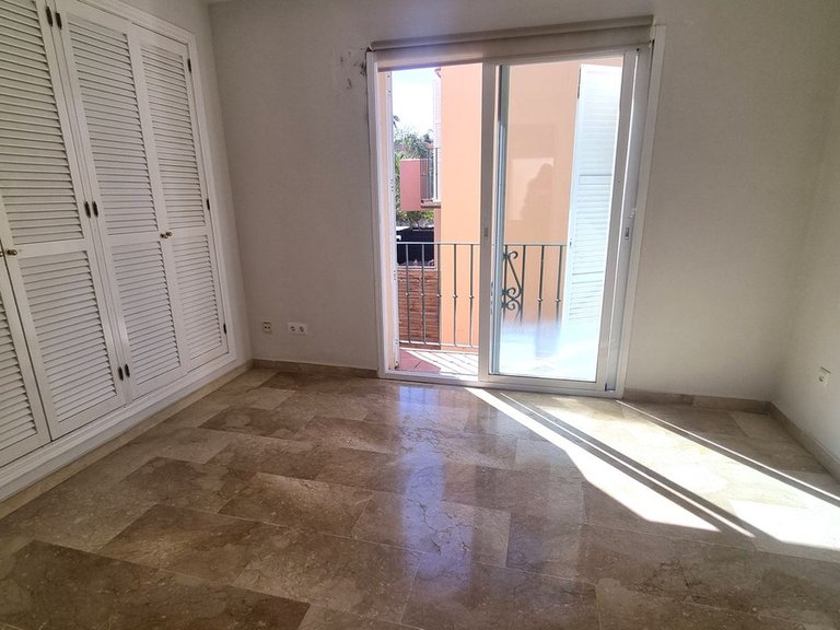 Villa for Sale in Nueva Andalucía, Malaga 8