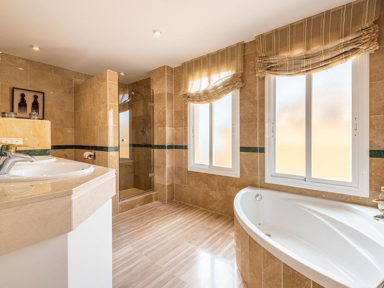 Apartment for Sale in Elviria, Malaga 20