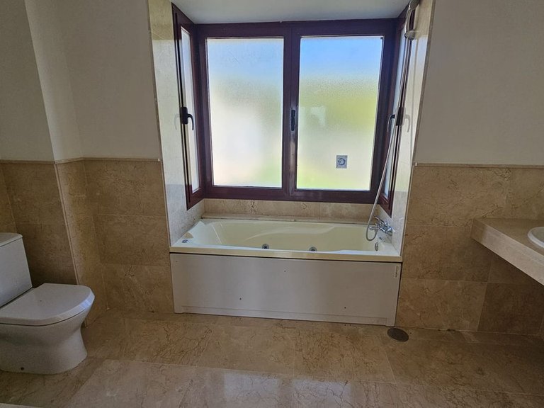 Villa for Sale in Doña Julia, Malaga 13