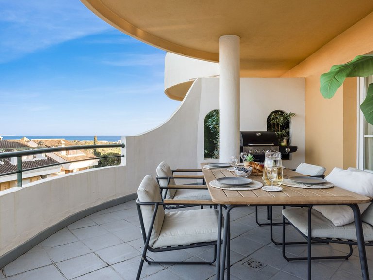 Apartment for Sale in Nueva Andalucía, Malaga 2