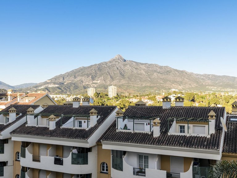 Apartment for Sale in Nueva Andalucía, Malaga 22