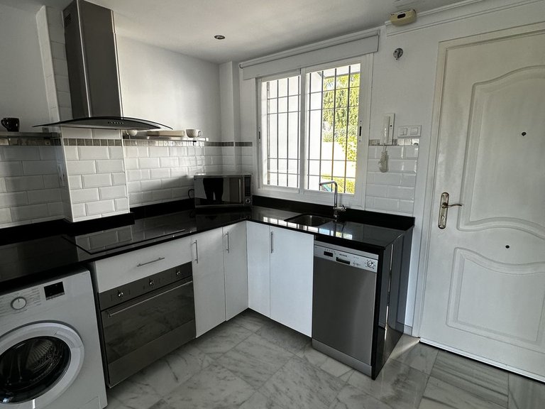 Villa for Sale in Nueva Andalucía, Malaga 15