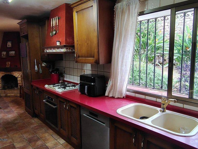 Villa for Sale in Río Real, Malaga 11