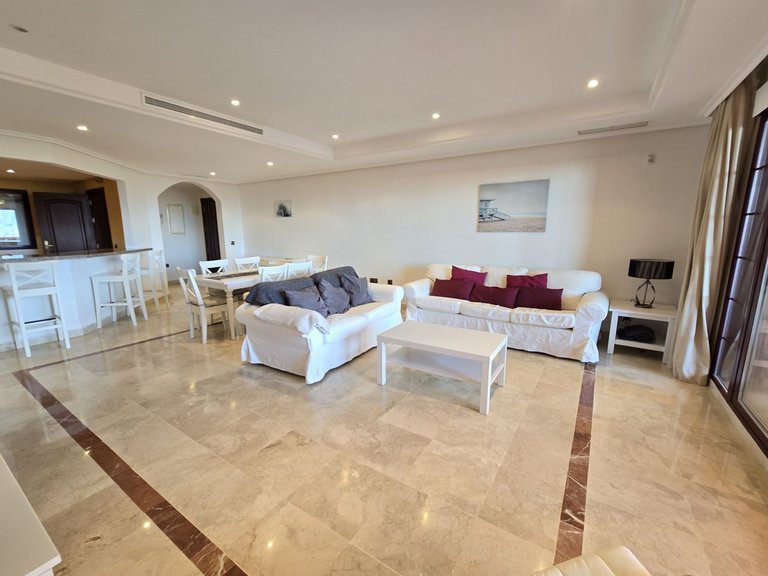 Apartment for Sale in La Mairena, Malaga 6