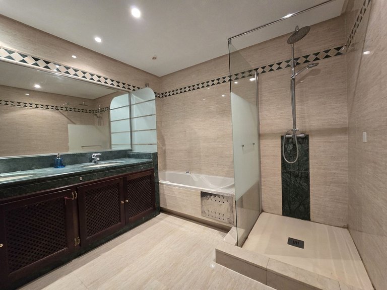 Apartment for Sale in La Mairena, Malaga 8