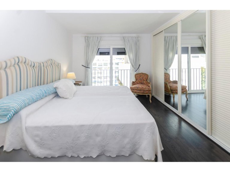 Apartment for Sale in Puerto Banús, Malaga 14