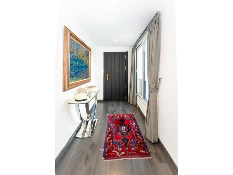 Apartment for Sale in Puerto Banús, Malaga 23