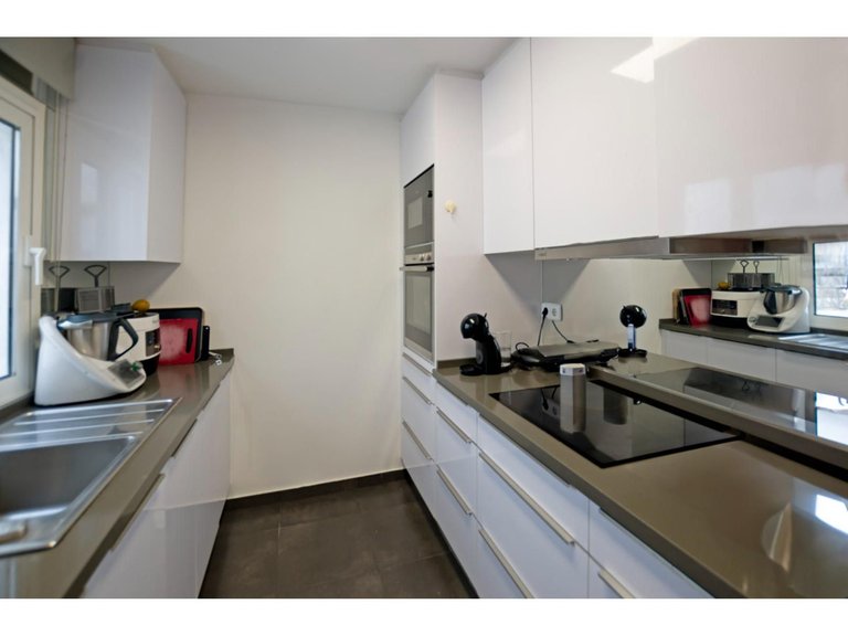 Apartment for Sale in Puerto Banús, Malaga 25