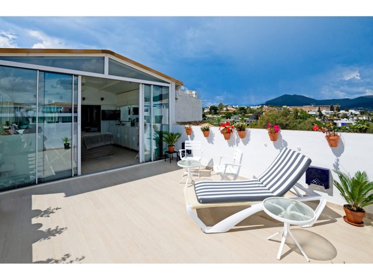 Apartment for Sale in Puerto Banús, Malaga 4