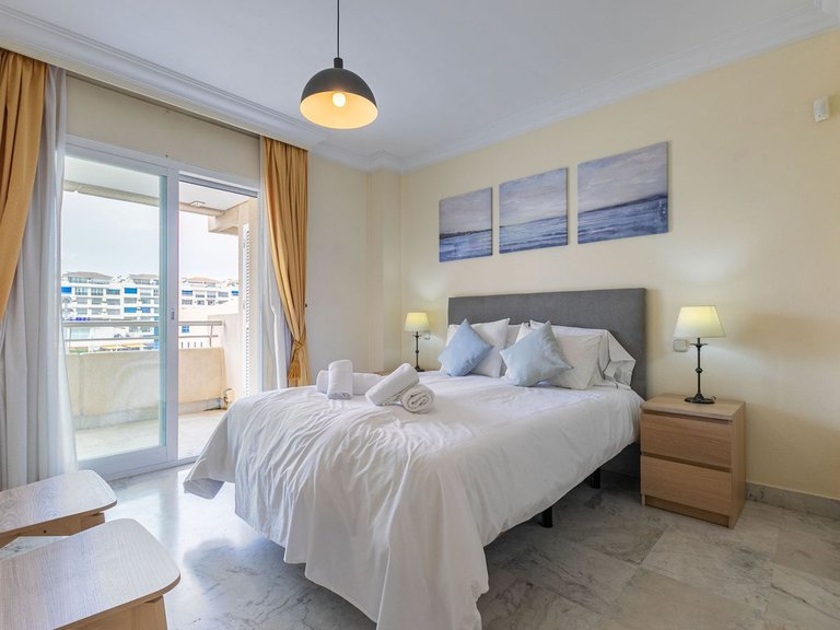 Apartment for Sale in Puerto Banús, Malaga 17