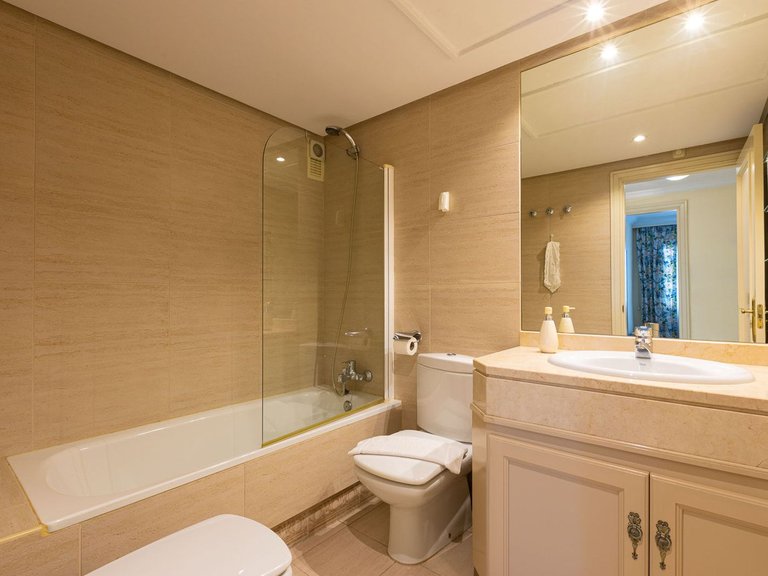 Apartment for Sale in Puerto Banús, Malaga 22