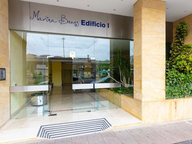 Apartment for Sale in Puerto Banús, Malaga 3