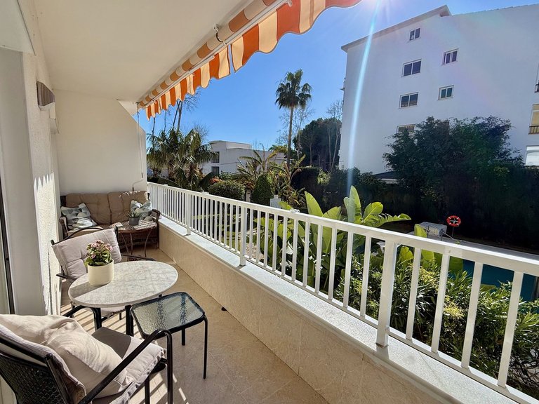 Apartment for Sale in Puerto Banús, Malaga 1