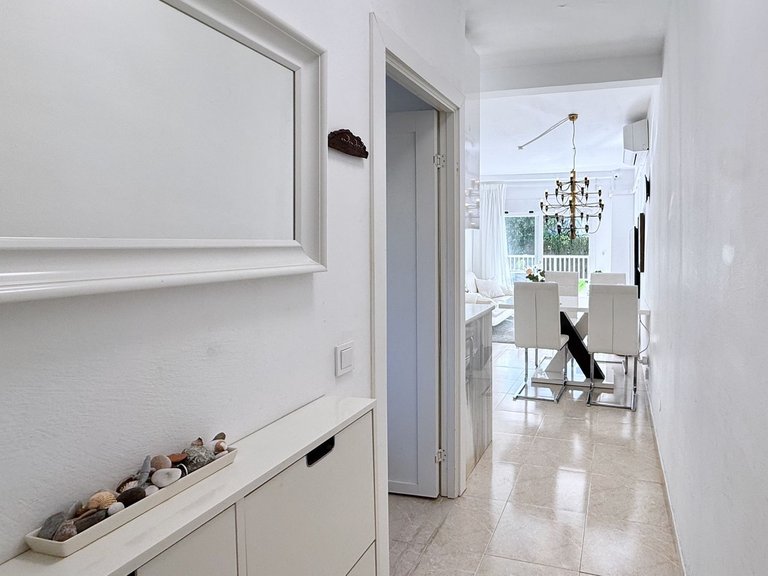 Apartment for Sale in Puerto Banús, Malaga 14