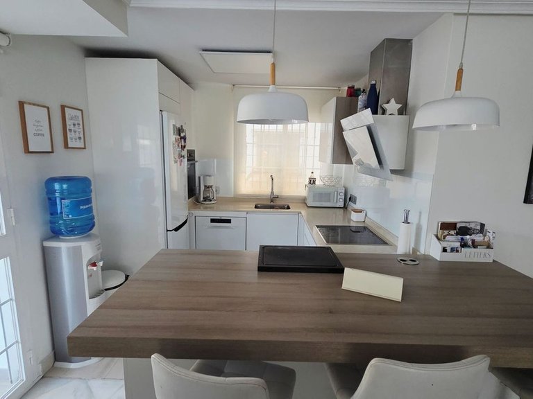 Villa for Sale in The Golden Mile, Malaga 12