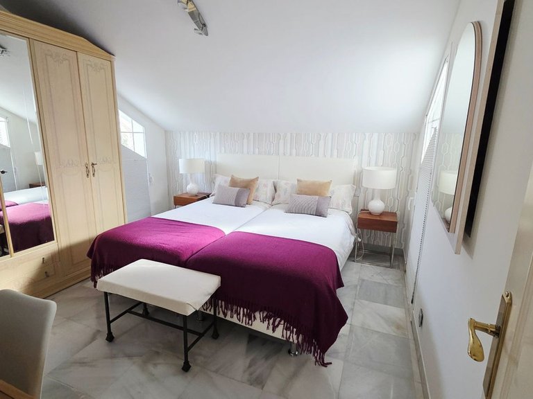Villa for Sale in The Golden Mile, Malaga 14