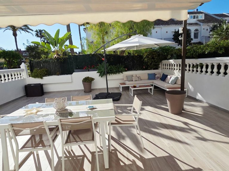 Villa for Sale in The Golden Mile, Malaga 3