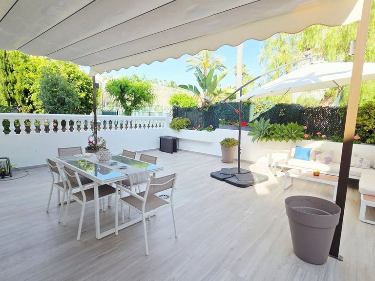Villa for Sale in The Golden Mile, Malaga 4