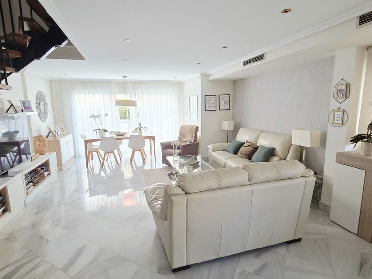 Villa for Sale in The Golden Mile, Malaga 7