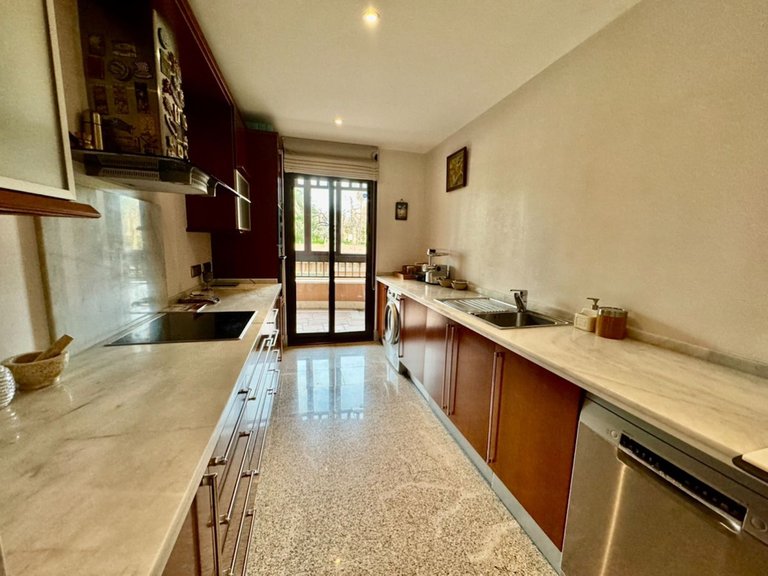 Apartment for Sale in San Pedro De Alcántara, Malaga 11