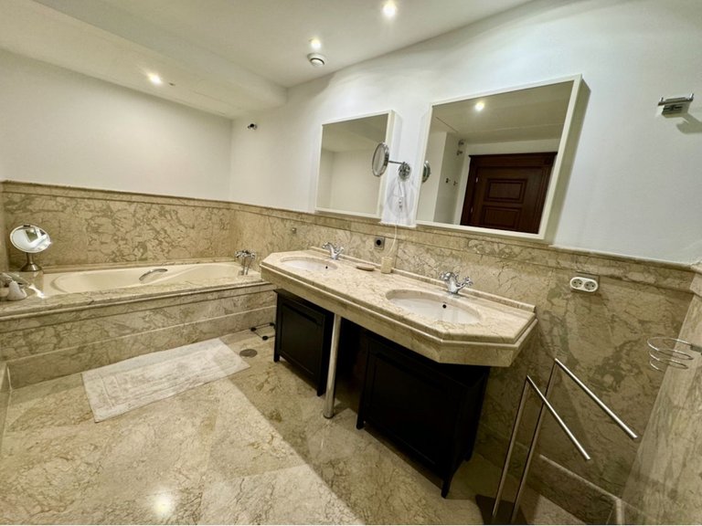 Apartment for Sale in San Pedro De Alcántara, Malaga 19