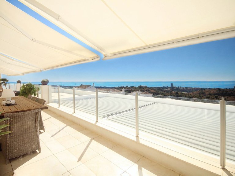 Apartment for Sale in Altos De Los Monteros, Malaga 1