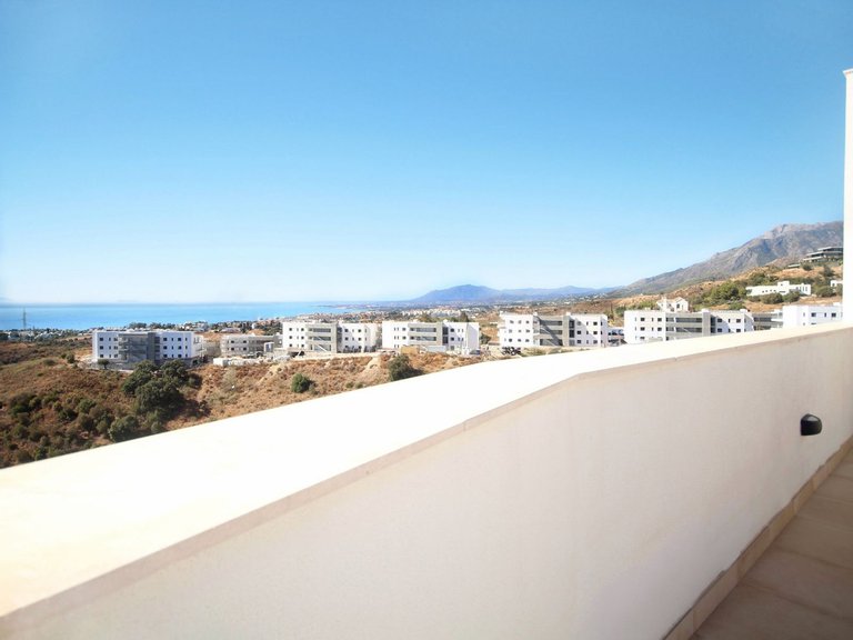 Apartment for Sale in Altos De Los Monteros, Malaga 10
