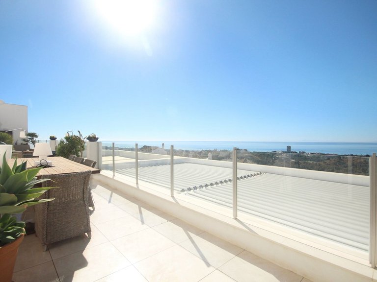 Apartment for Sale in Altos De Los Monteros, Malaga 2