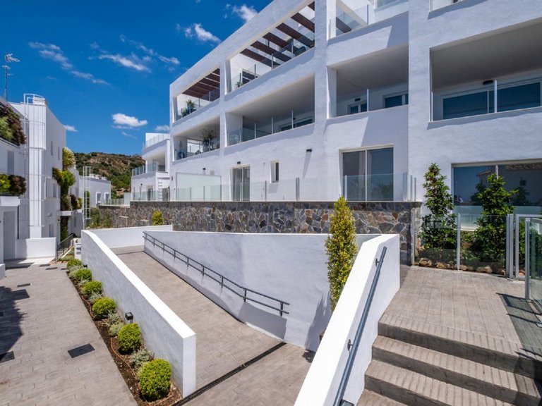 Apartment for Sale in Altos De Los Monteros, Malaga 46