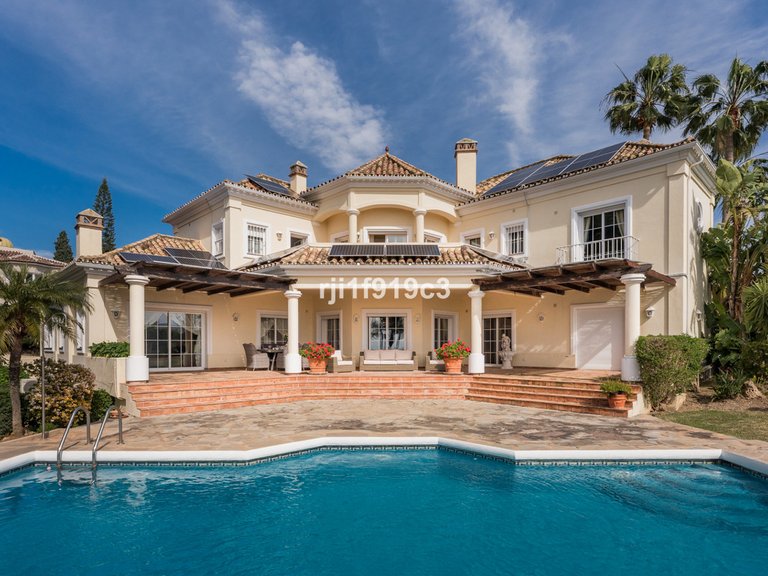 Villa for Sale in Elviria, Malaga 1
