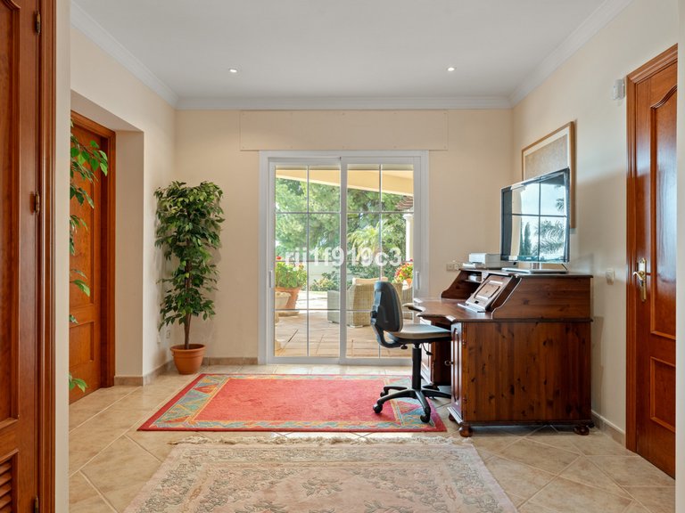 Villa for Sale in Elviria, Malaga 12