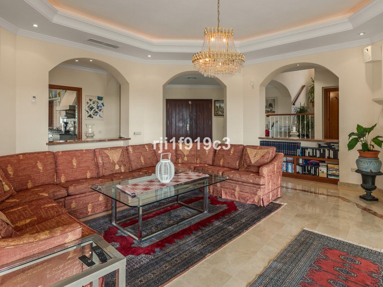 Villa for Sale in Elviria, Malaga 15