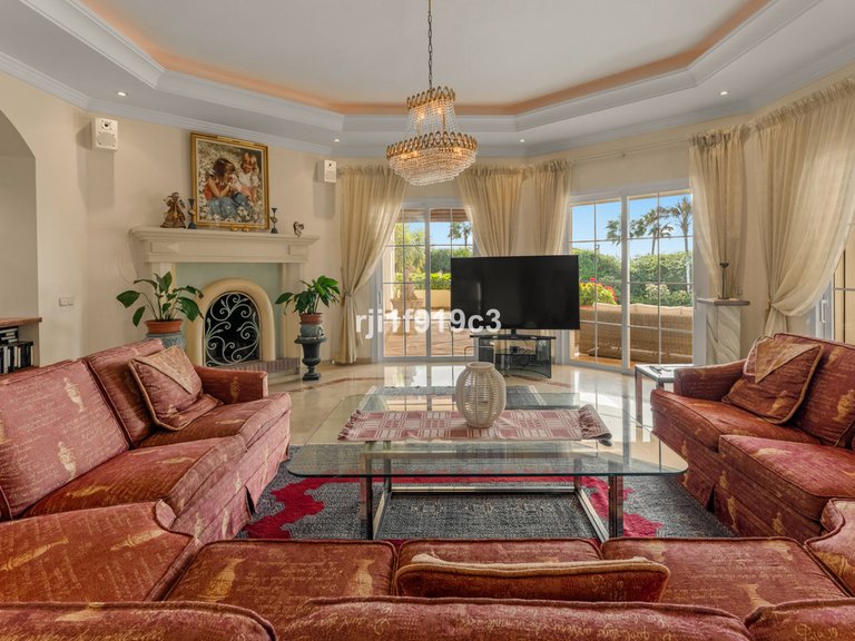 Villa for Sale in Elviria, Malaga 16