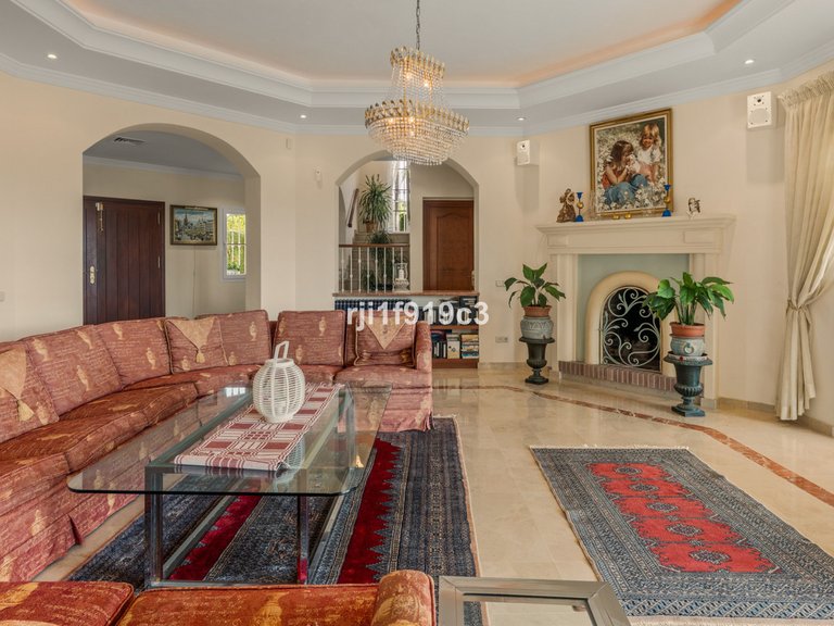 Villa for Sale in Elviria, Malaga 17