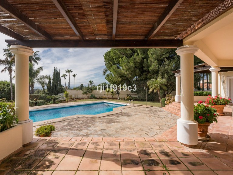 Villa for Sale in Elviria, Malaga 18
