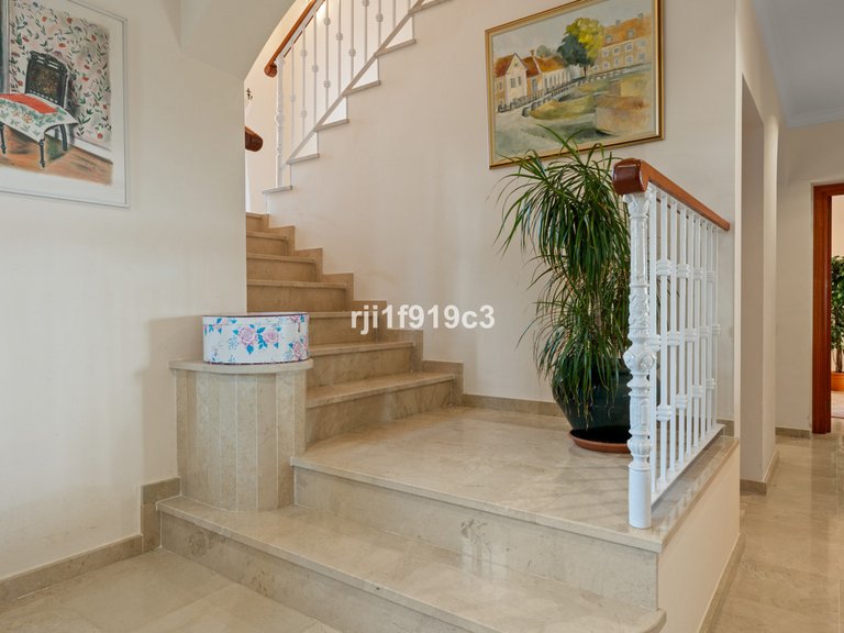 Villa for Sale in Elviria, Malaga 30